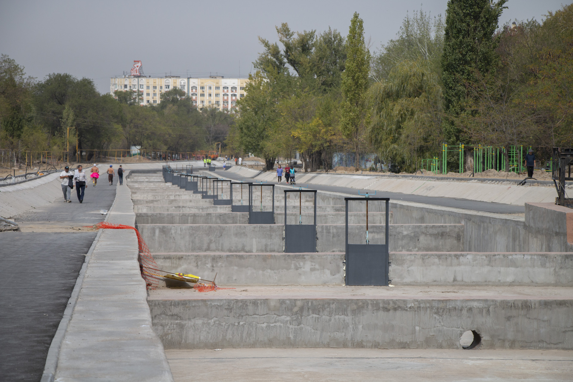 البوابات الحديدية على شلالات ألماطينكا الكبرى، إعادة الإعمار، سبتمبر 2025