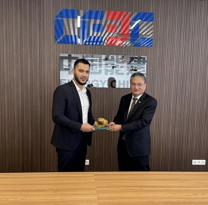 تتألق طاقة الرياح والطاقة الشمسية، إعلان