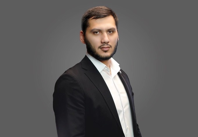 تتألق طاقة الرياح والطاقة الشمسية، إعلان