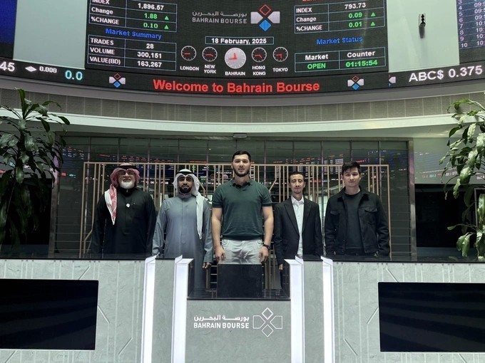 تتألق طاقة الرياح والطاقة الشمسية، إعلان