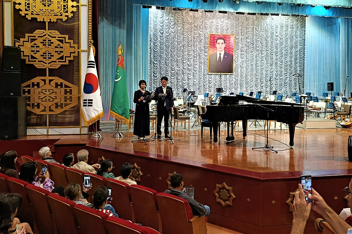 دني-كوري-أشهباد (12).jpg