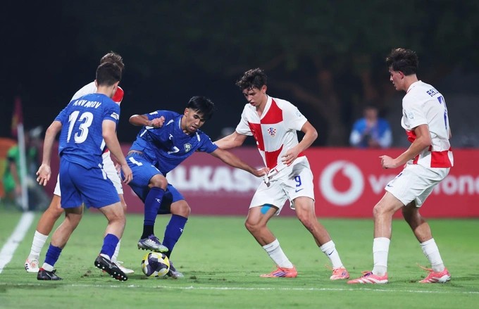 فوتبول، هورسفورد، تحت 17 عاماً، يجتمع في شيمبيوناتي