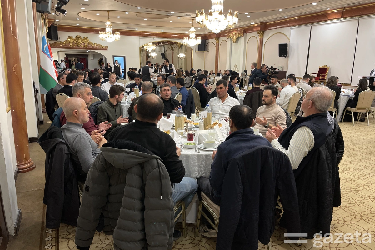 إقامة إفطار جماعي للطلاب والعمال الأوزبك في أنقرة