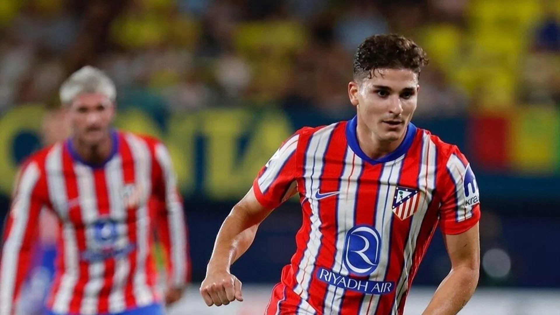 ألفاريز يقترب من الرحيل عن أتلتيكو مدريد وسط اهتمام برشلونة